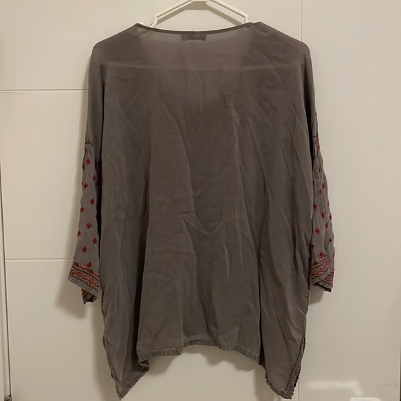 Johnny Was Amaru Embroidered Blouse - Picture 4 of 9